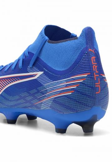 Футбольные бутсы