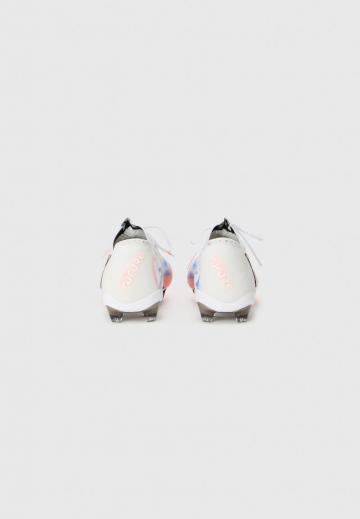 Футбольные бутсы