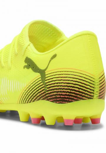 Футбольные бутсы