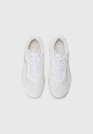 Кроссовки для зала