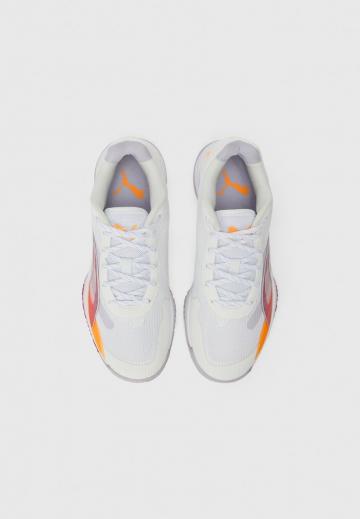 Кроссовки для зала