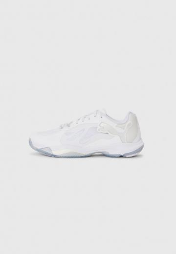 Кроссовки для зала