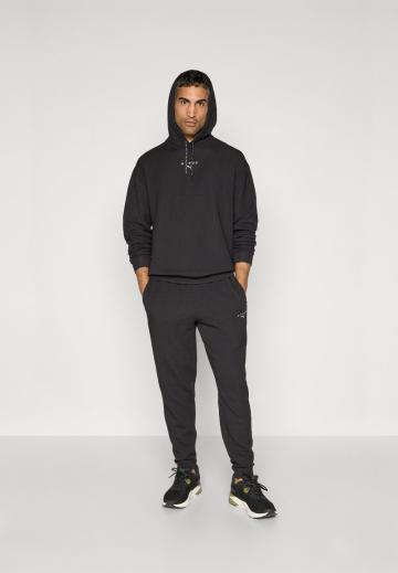 Спортивная кофта