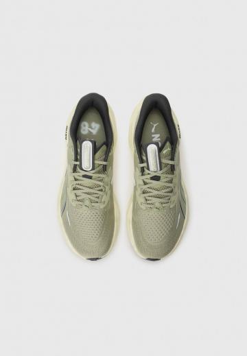 Беговые кроссовки