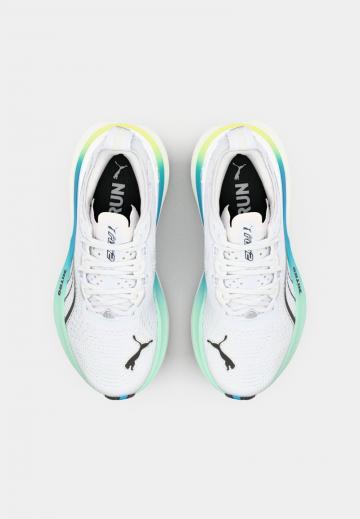 Беговые кроссовки