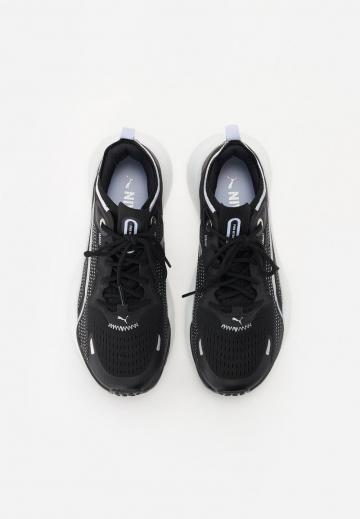 Тренировочные кроссовки