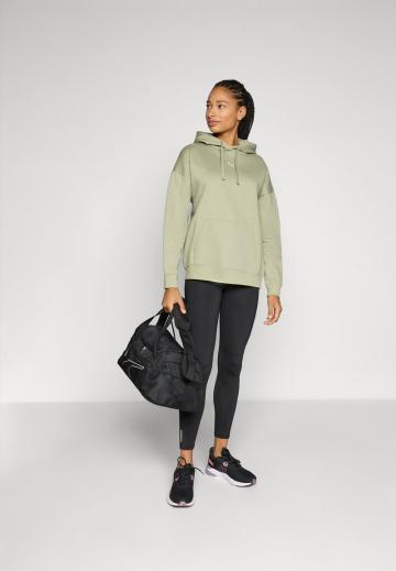 Спортивная толстовка