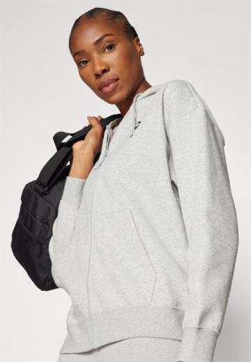 Спортивная толстовка