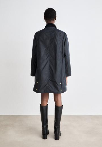 Короткое пальто