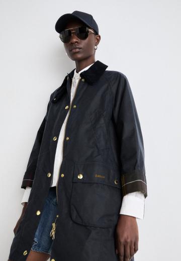 Короткое пальто