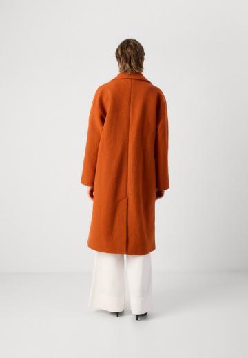 Шерстяное пальто