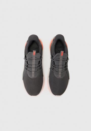 Тренировочные кроссовки