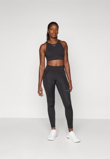 Спортивный бюстгальтер