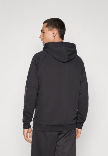 Спортивная кофта