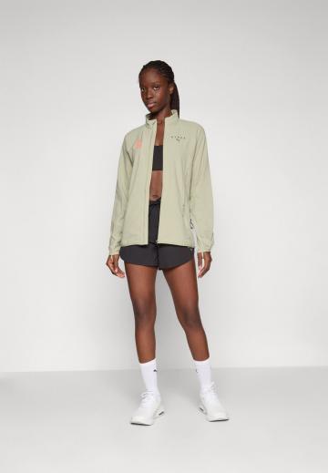 Спортивная куртка