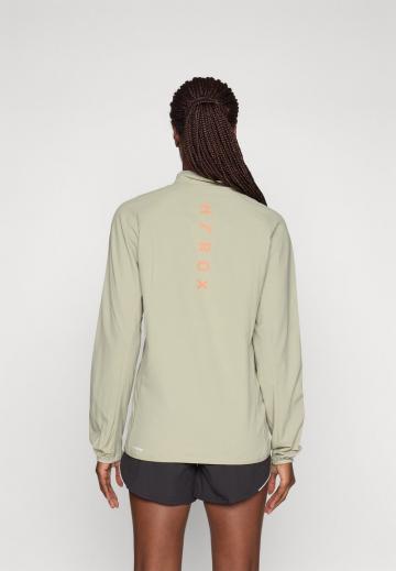 Спортивная куртка