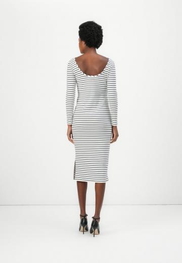 Вязаное платье