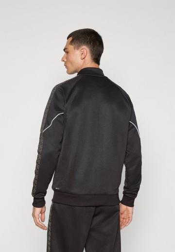 Спортивная куртка