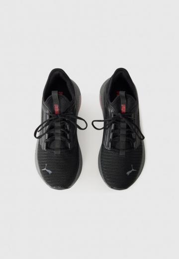 Тренировочные кроссовки