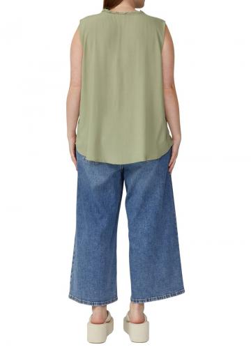 Блузка без рукавов