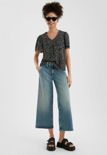 Короткие джинсы