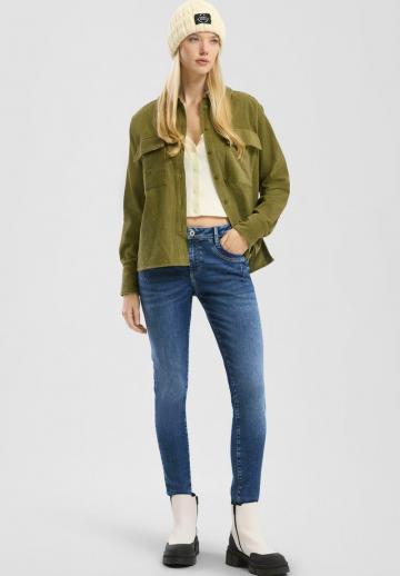 Узкие джинсы