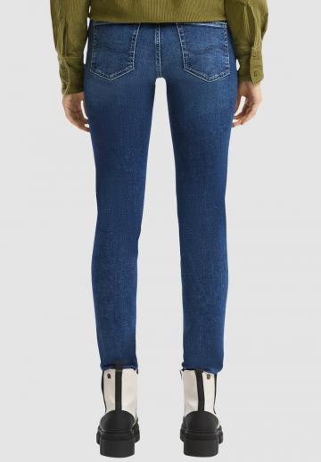Узкие джинсы