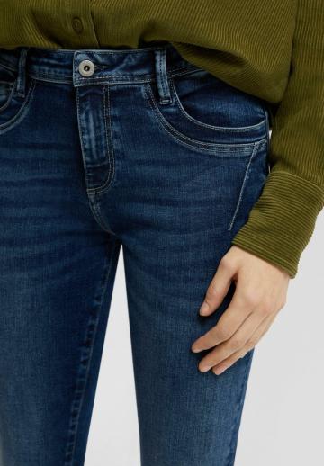 Узкие джинсы