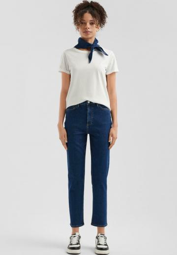 Короткие джинсы