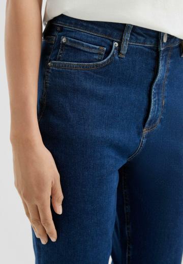 Короткие джинсы