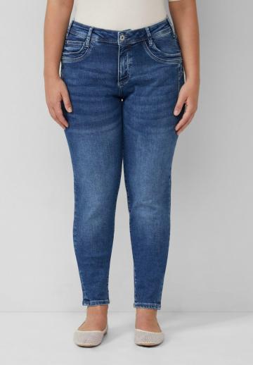 Узкие джинсы