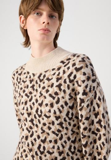 Вязаное платье