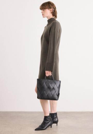 Вязаное платье