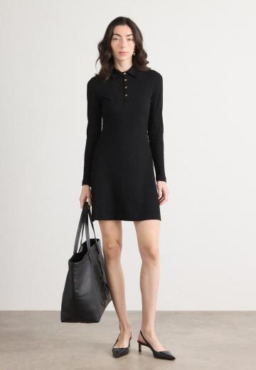 Вязаное платье