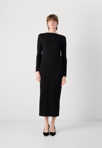 Платье футляр