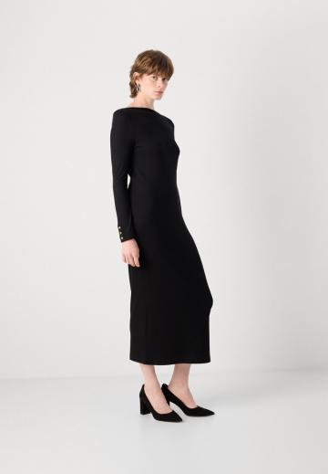 Платье футляр