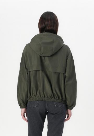 Куртка с накладнымит карманами