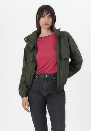 Куртка с накладнымит карманами