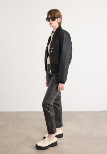 Куртка с накладнымит карманами