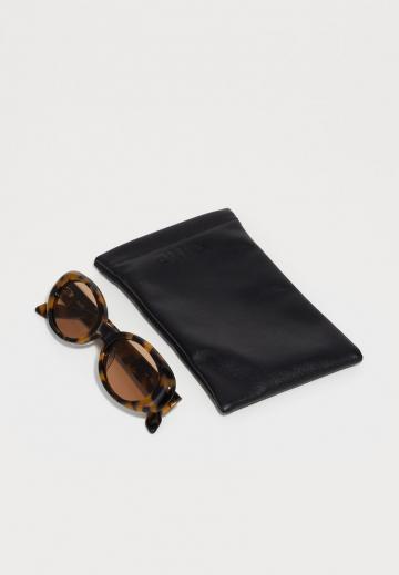 Солнечные очки