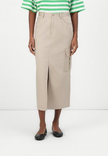 Юбка с накладными карманами