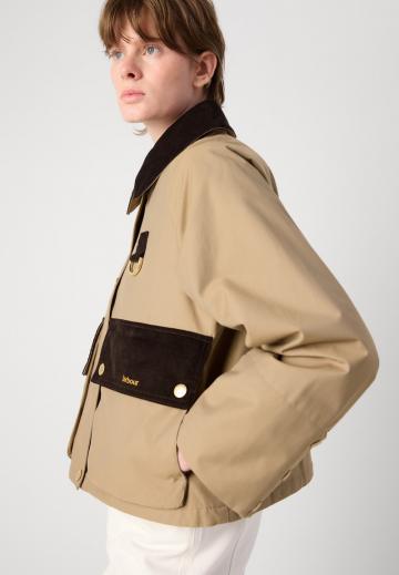 Куртка с накладнымит карманами