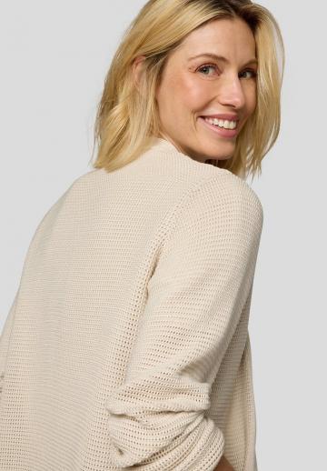 Вязаный жилет