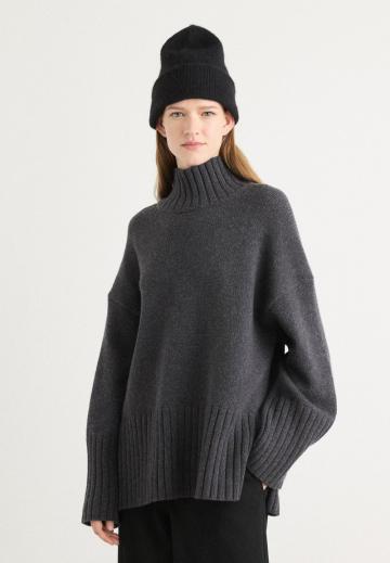 Длинный пуловер