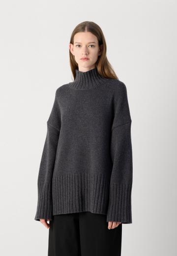 Длинный пуловер