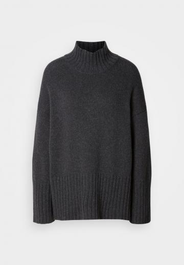 Длинный пуловер