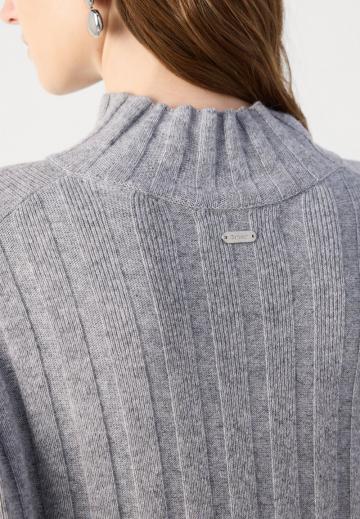 Вязаное платье