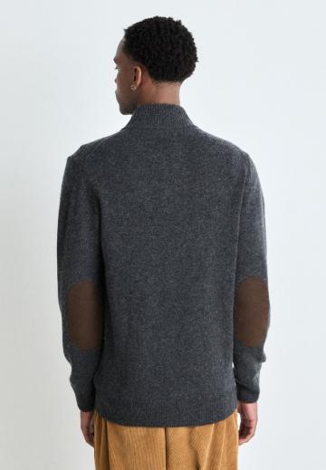 Вязаная кофта