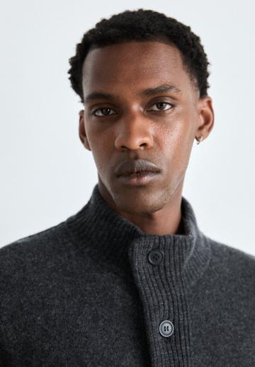 Вязаная кофта