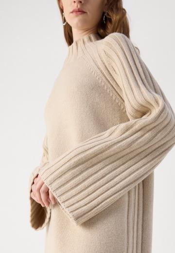 Вязаное платье